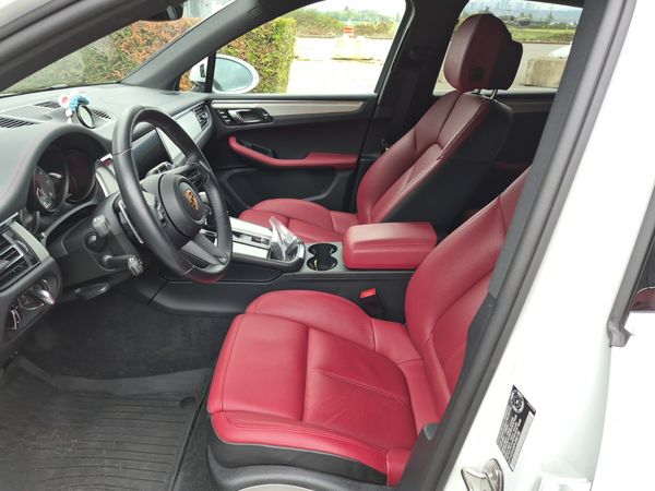 2023 Porsche MACAN S