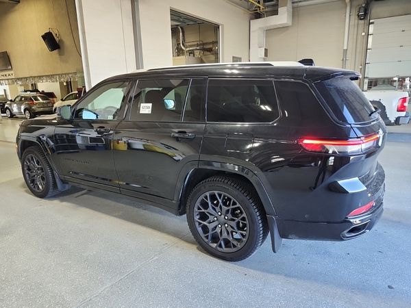 2023 Jeep Grand Cherokee L SUMMIT