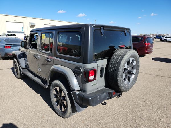 2022 Jeep Wrangler UNLIMITED SAHARA