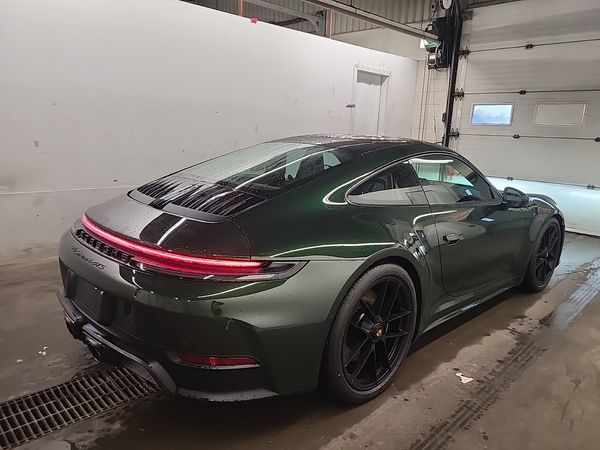 2026 Porsche 911 CARRERA 4 GTS