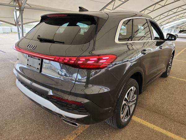 2026 Audi Q5 PROGRESSIV quattro Premium Plus