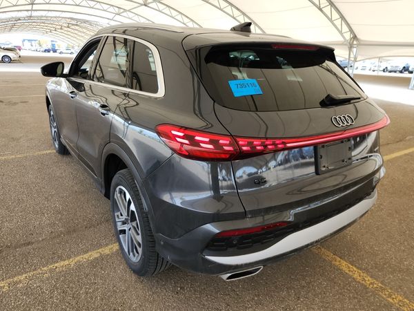 2026 Audi Q5 PROGRESSIV quattro Premium Plus
