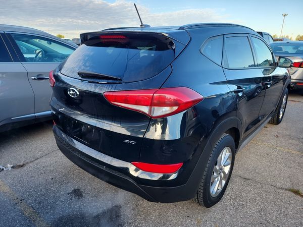 2017 Hyundai Tucson Awd 4dr 2.0l Se