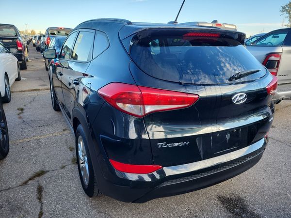 2017 Hyundai Tucson Awd 4dr 2.0l Se