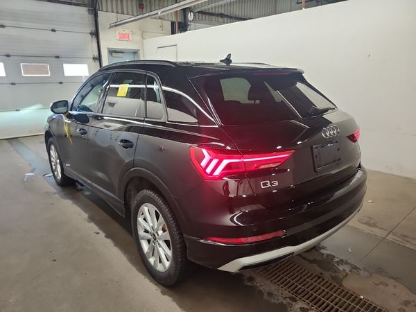 2022 Audi Q3 KOMFORT quattro Premium