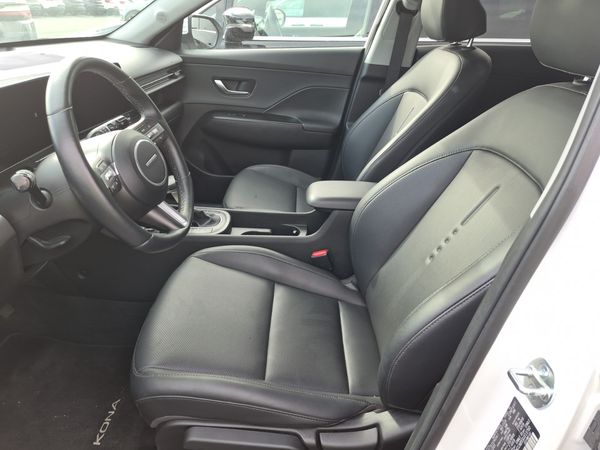 2025 Hyundai KONA PREFERRED SEL Convenience