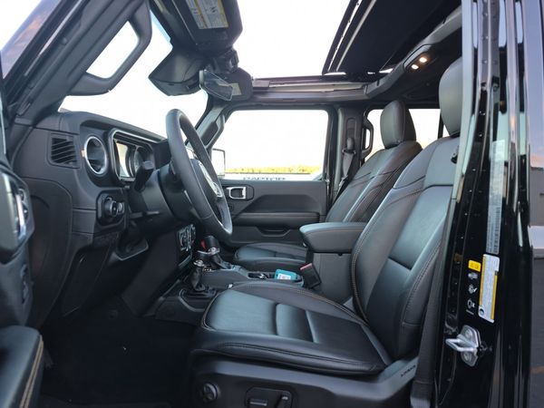 2026 Jeep Wrangler SAHARA SPORT UTILITY 4D