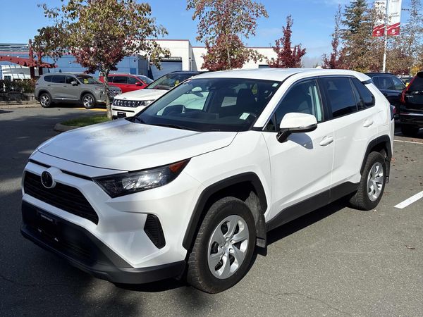 2022 Toyota RAV4 LE