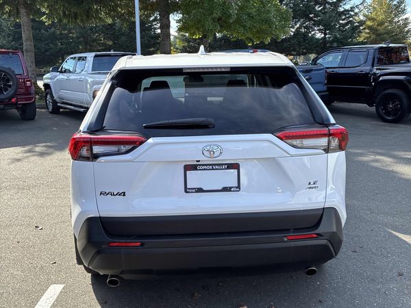 2022 Toyota RAV4 LE
