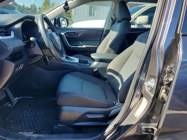 2025 Toyota RAV4 Awd Le