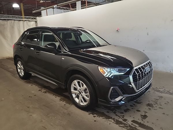 2024 Audi Q3 KOMFORT S Line quattro Premium