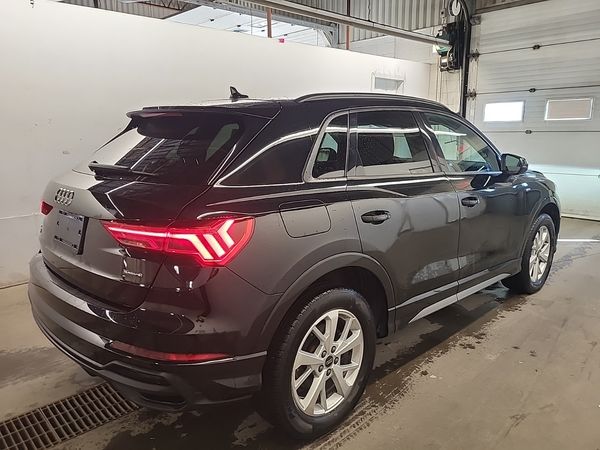 2024 Audi Q3 KOMFORT S Line quattro Premium