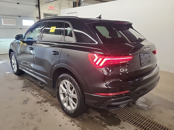 2024 Audi Q3 KOMFORT S Line quattro Premium