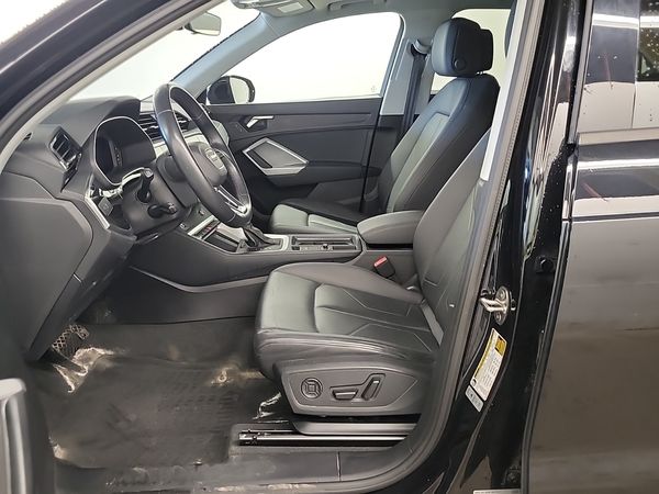 2024 Audi Q3 KOMFORT S Line quattro Premium
