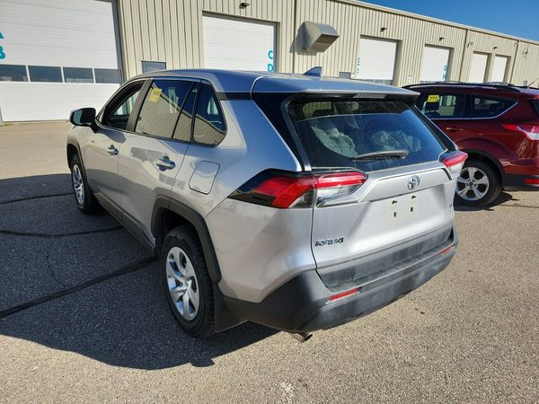 2022 Toyota Rav4 LE