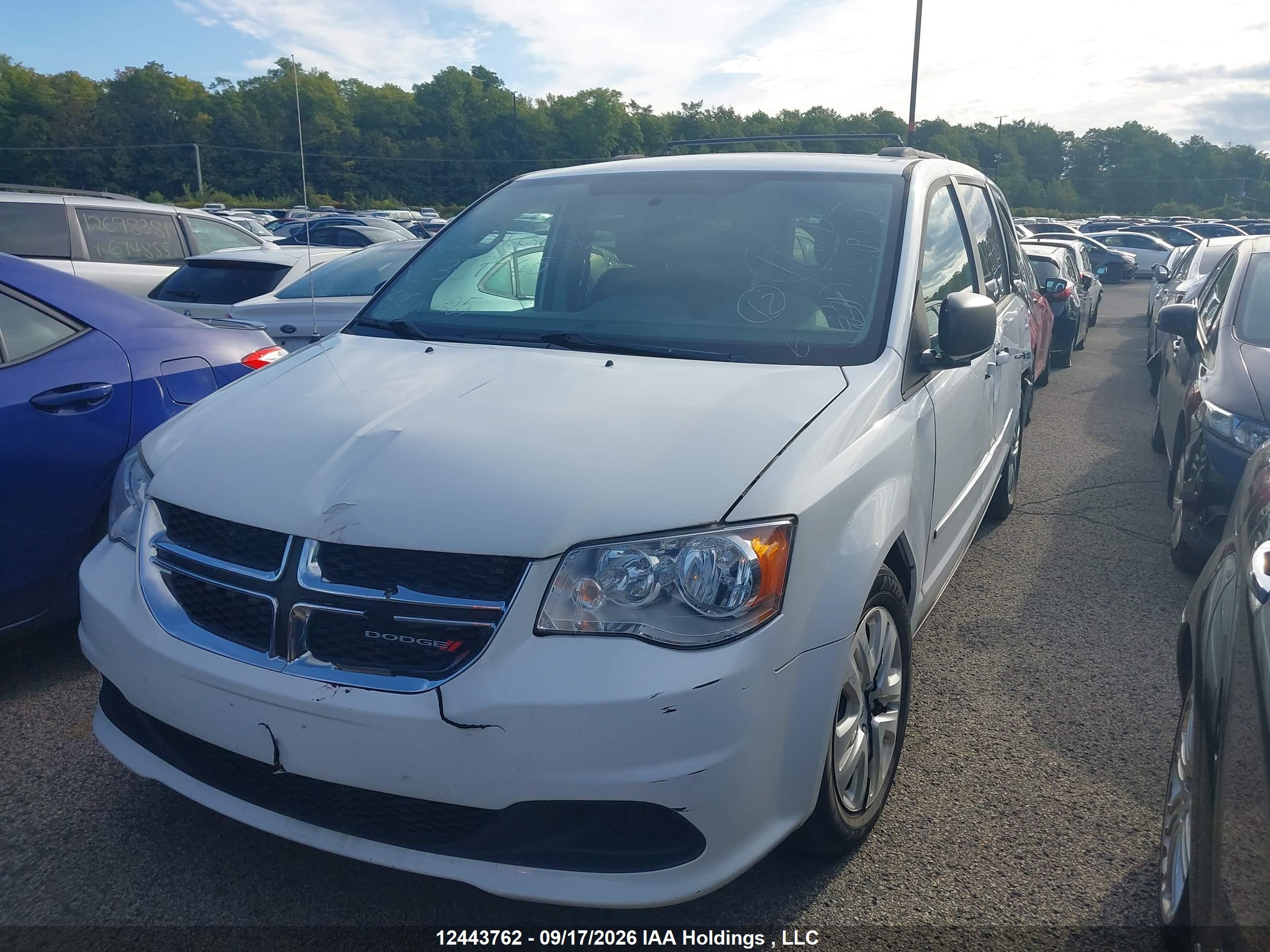 2016 DODGE GRAND CARAVAN SE/SXT — I2