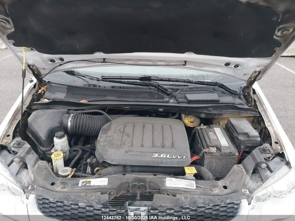 2016 DODGE GRAND CARAVAN SE/SXT — I10
