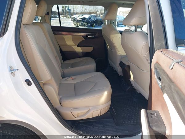 2020 TOYOTA HIGHLANDER PLATINUM