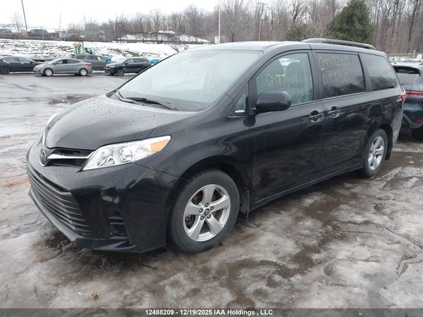 2020 TOYOTA SIENNA E grade — I2