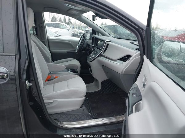 2020 TOYOTA SIENNA E grade — I5