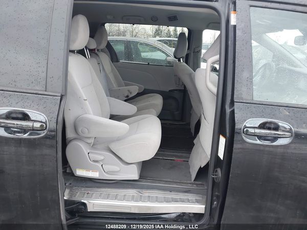 2020 TOYOTA SIENNA E grade — I8