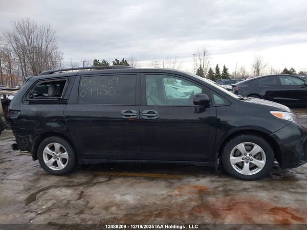 2020 TOYOTA SIENNA E grade — I13