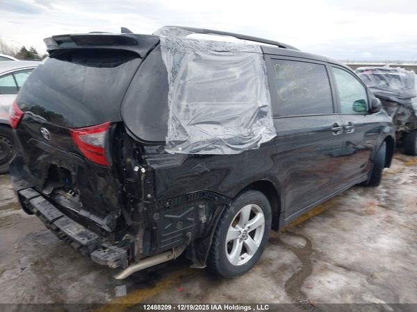 2020 TOYOTA SIENNA E grade — I20
