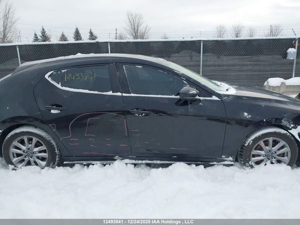 2023 MAZDA MAZDA3 Preferred Package — I14
