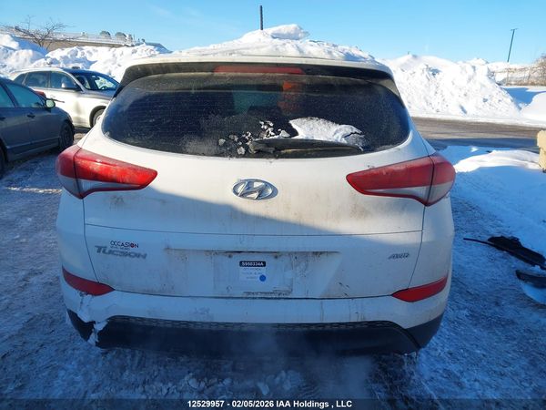 2017 HYUNDAI TUCSON SE (no options)