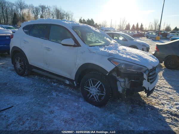 2017 HYUNDAI TUCSON SE (no options)