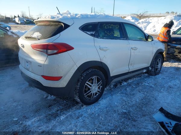 2017 HYUNDAI TUCSON SE (no options)