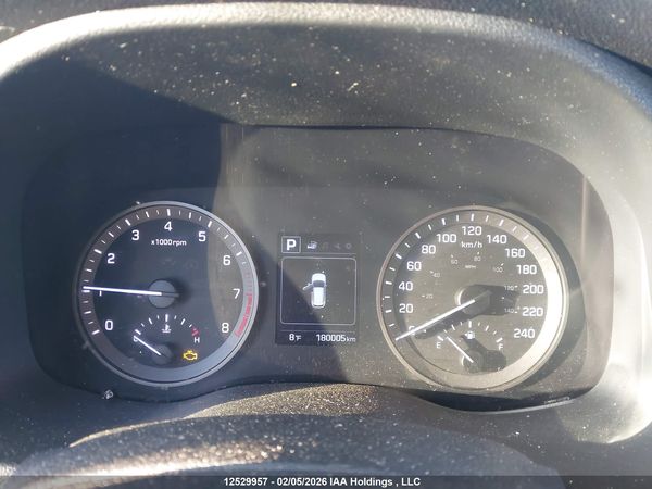2017 HYUNDAI TUCSON SE (no options)