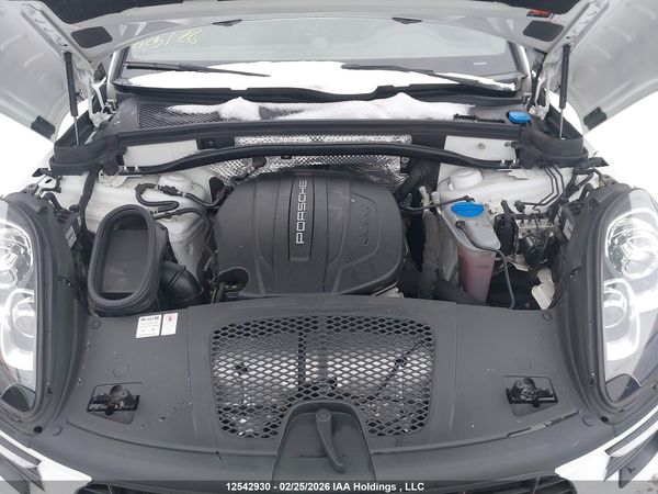 2018 PORSCHE MACAN — I10