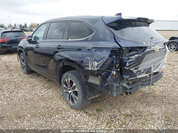 2021 TOYOTA HIGHLANDER xle — I3