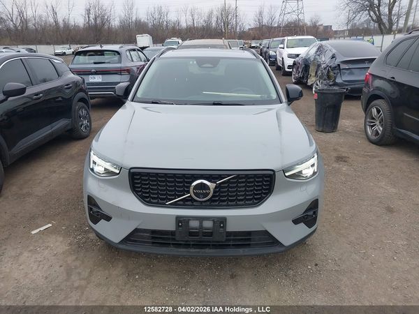 2025 VOLVO XC40 B5 PLUS DARK THEME