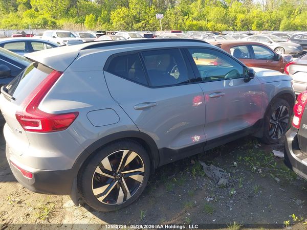 2025 VOLVO XC40 B5 PLUS DARK THEME