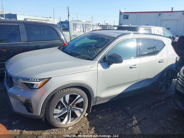 2025 VOLVO XC40 B5 PLUS DARK THEME