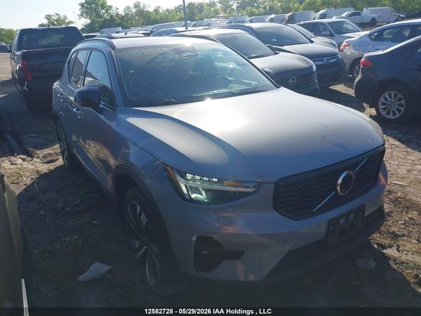 2025 VOLVO XC40 B5 PLUS DARK THEME