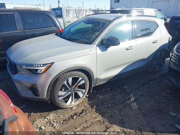 2025 VOLVO XC40 B5 PLUS DARK THEME