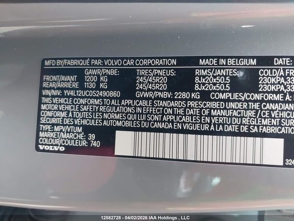 2025 VOLVO XC40 B5 PLUS DARK THEME