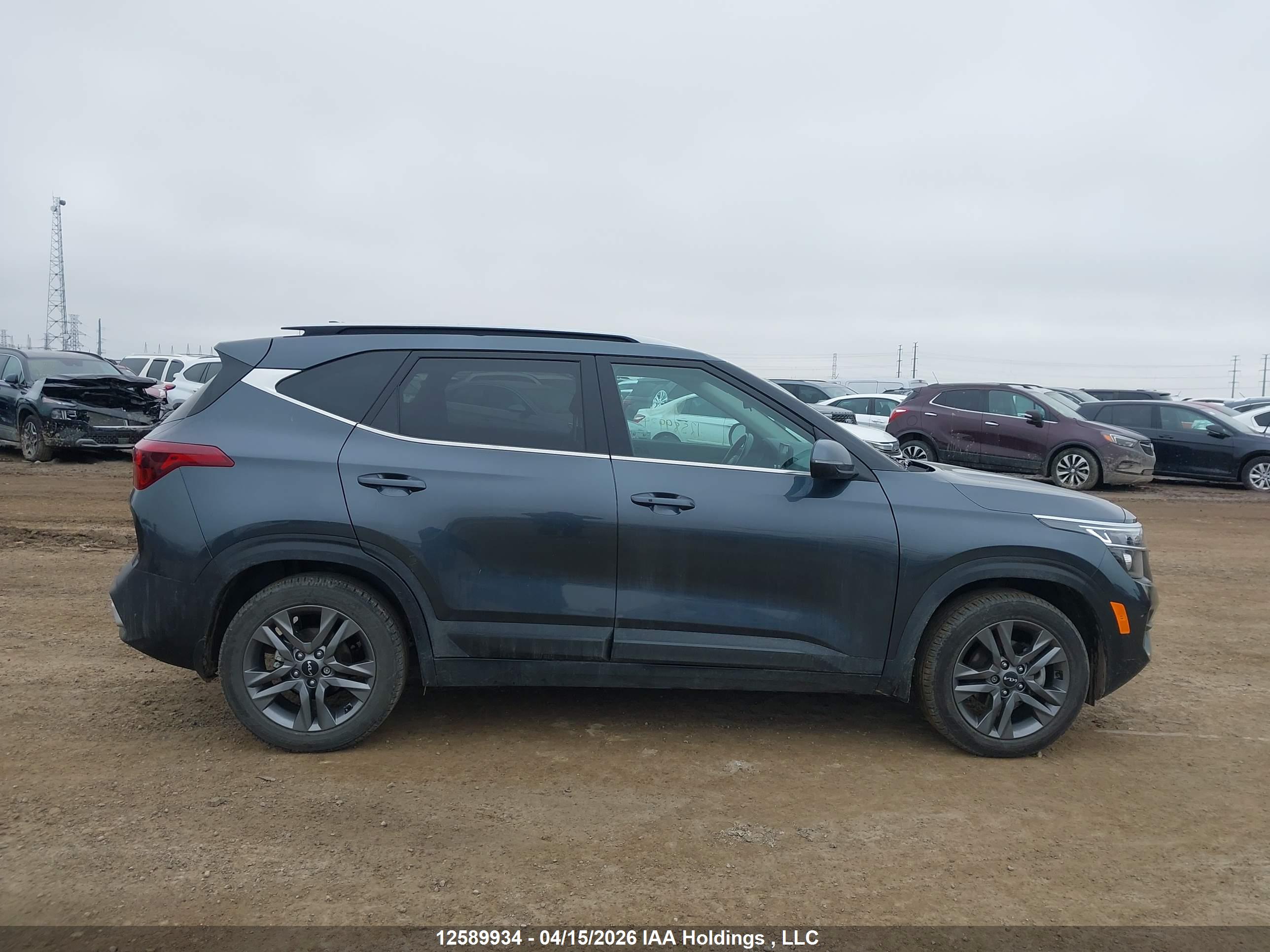 2023 KIA SELTOS EX