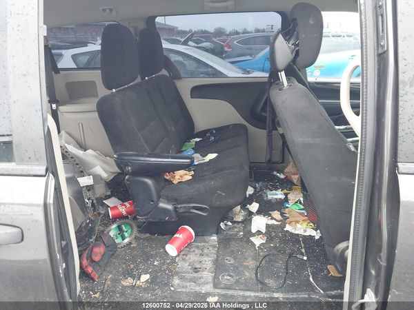 2016 DODGE GRAND CARAVAN SE/SXT — I8
