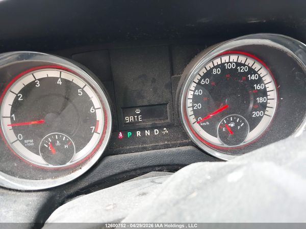 2016 DODGE GRAND CARAVAN SE/SXT — I15