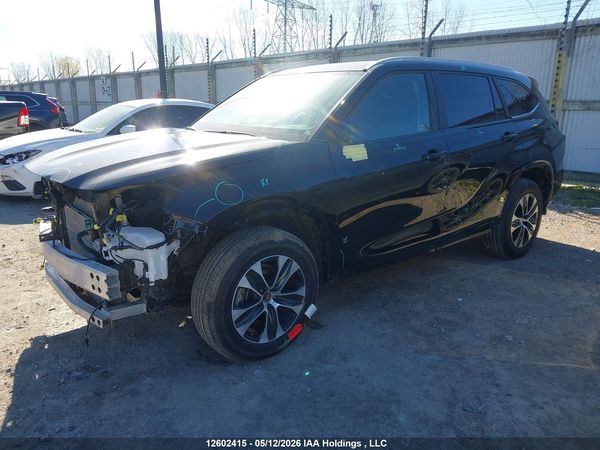 2026 TOYOTA HIGHLANDER XLE
