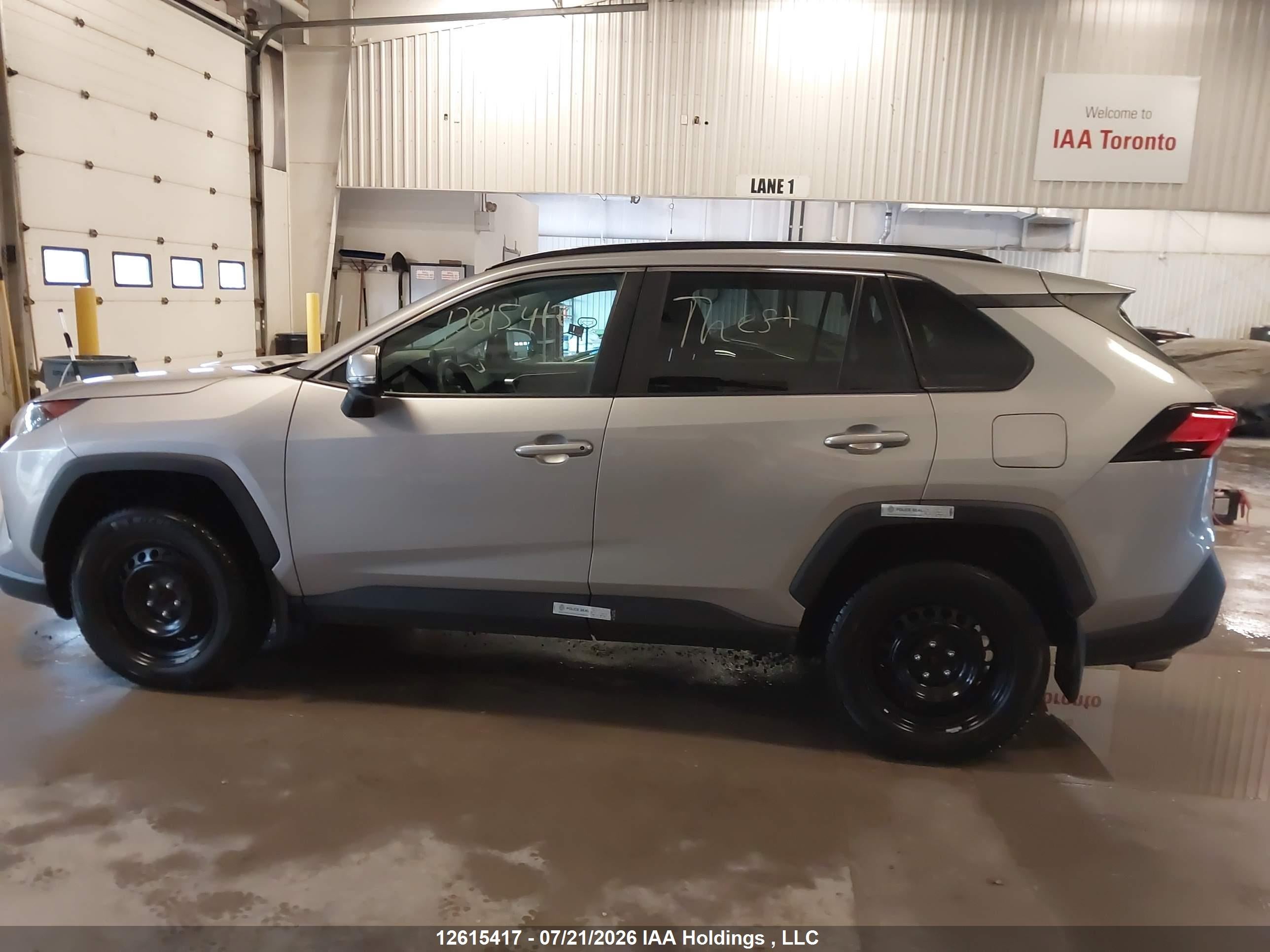 2021 TOYOTA RAV4 XLE Premium HV