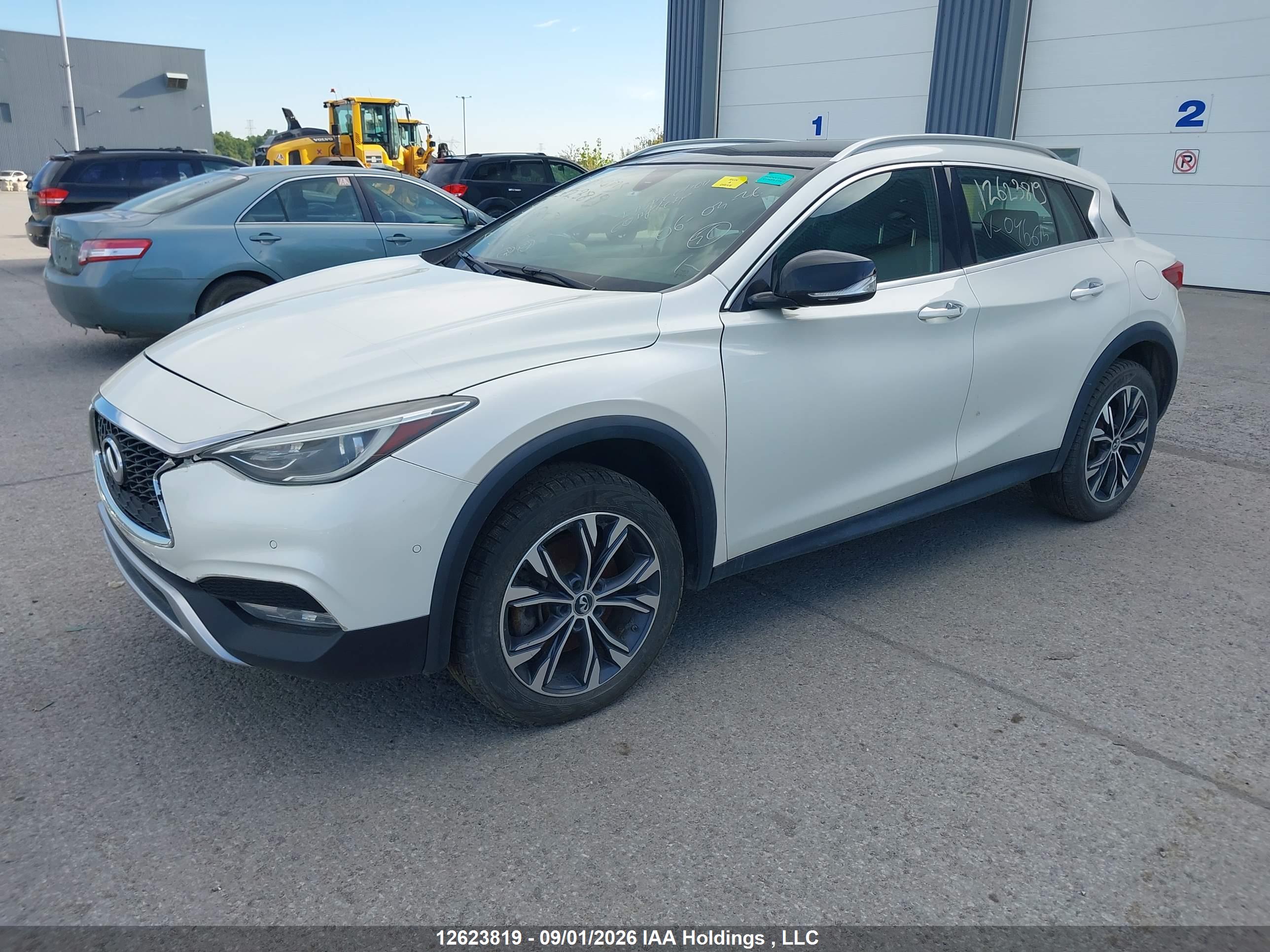 2018 INFINITI QX30 LUXE — I2
