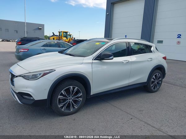 2018 INFINITI QX30 LUXE — I12