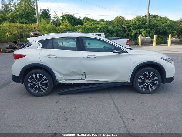 2018 INFINITI QX30 LUXE — I14