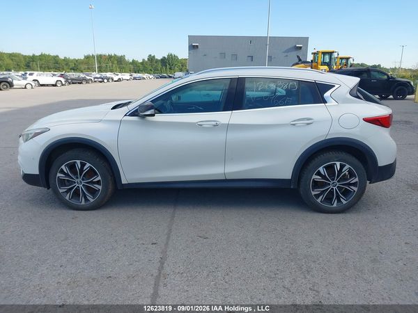 2018 INFINITI QX30 LUXE — I15
