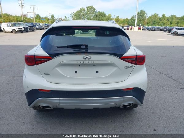 2018 INFINITI QX30 LUXE — I17